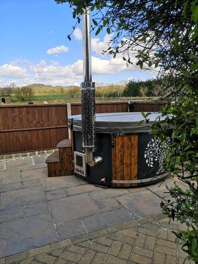 Oak Cottage With Private Log Fired Hot Tub Maidstone Exterior foto